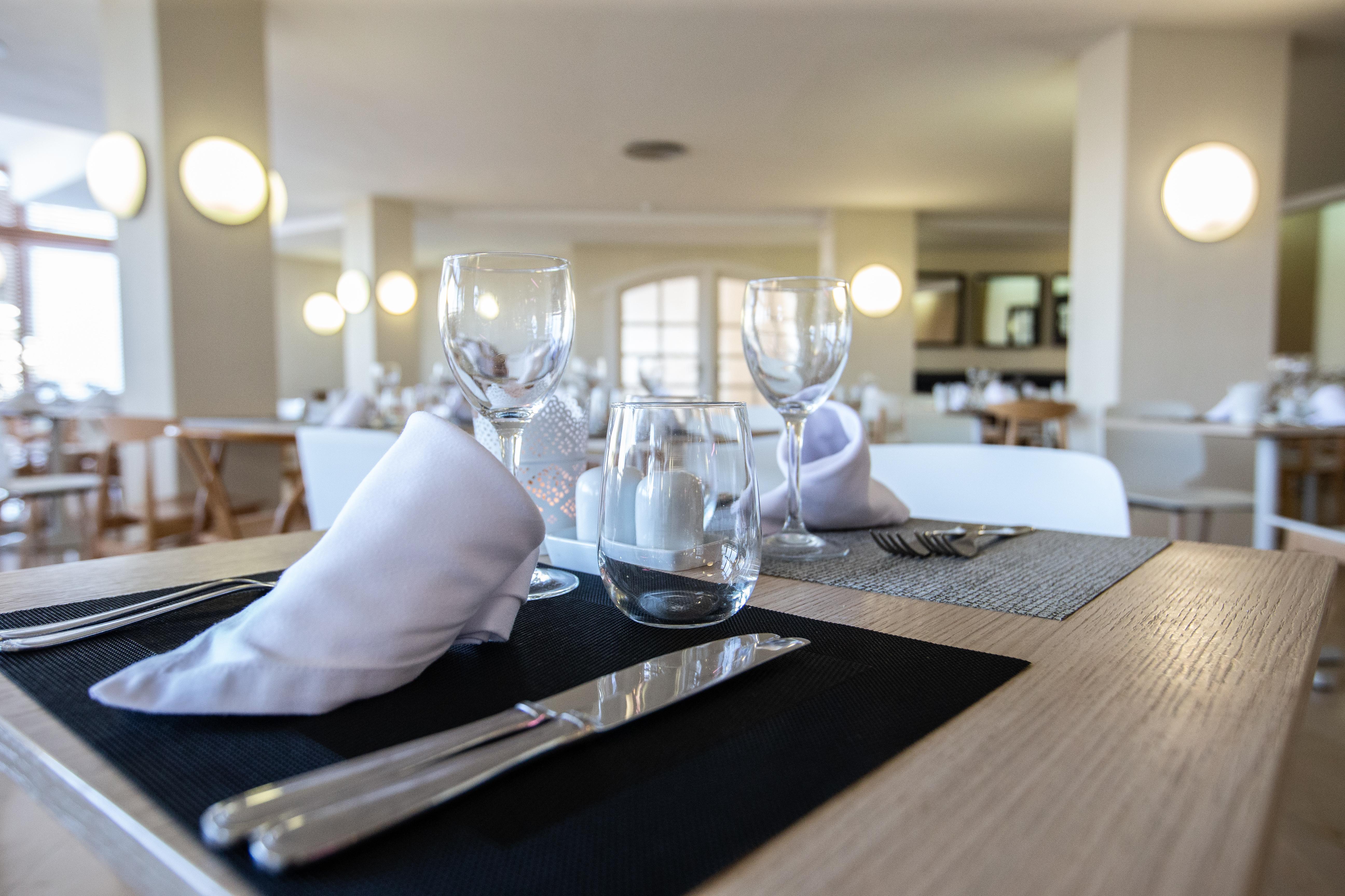 Hotel Tres Torres Santa Eularia des Riu Luaran gambar