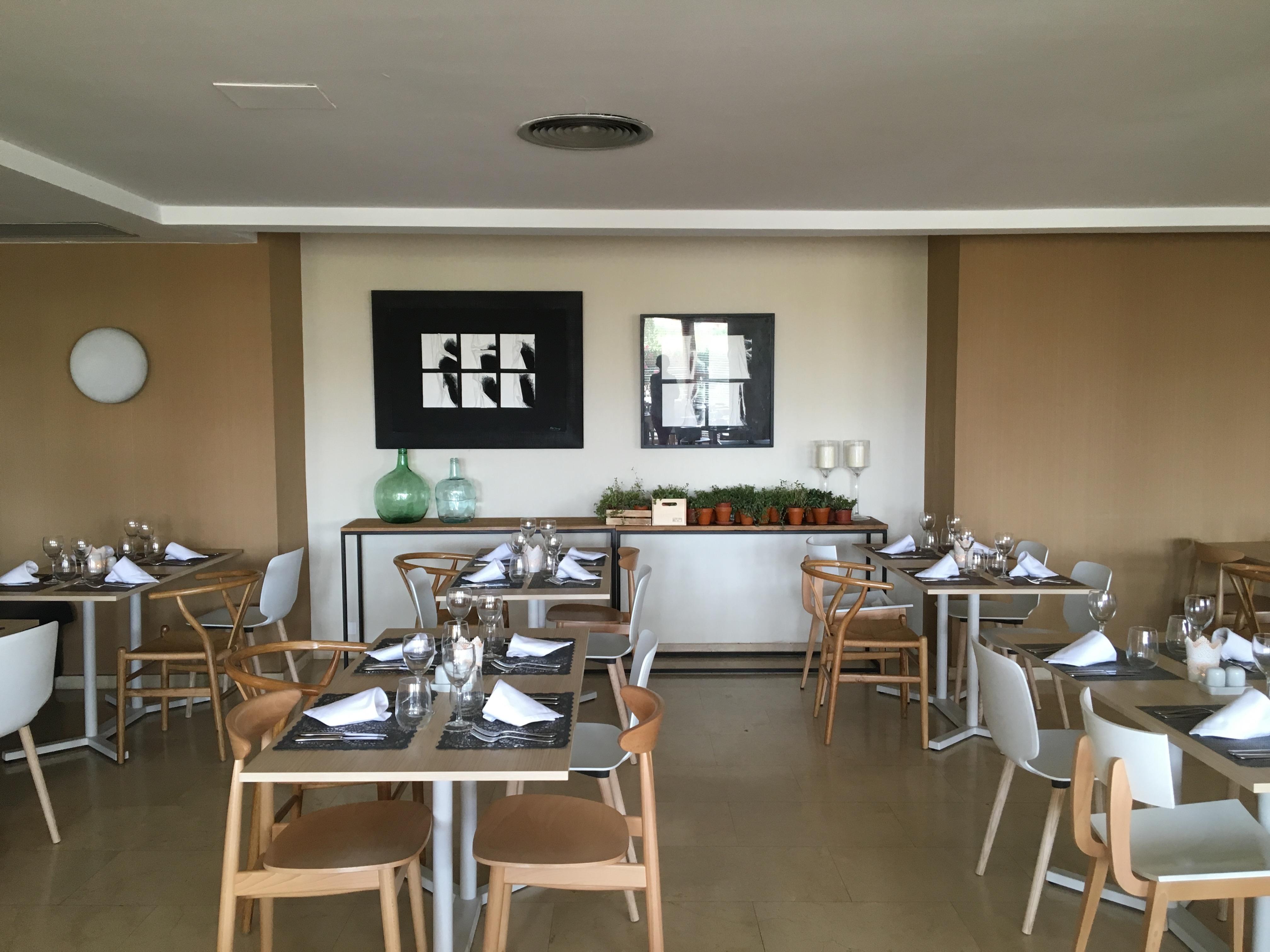 Hotel Tres Torres Santa Eularia des Riu Luaran gambar