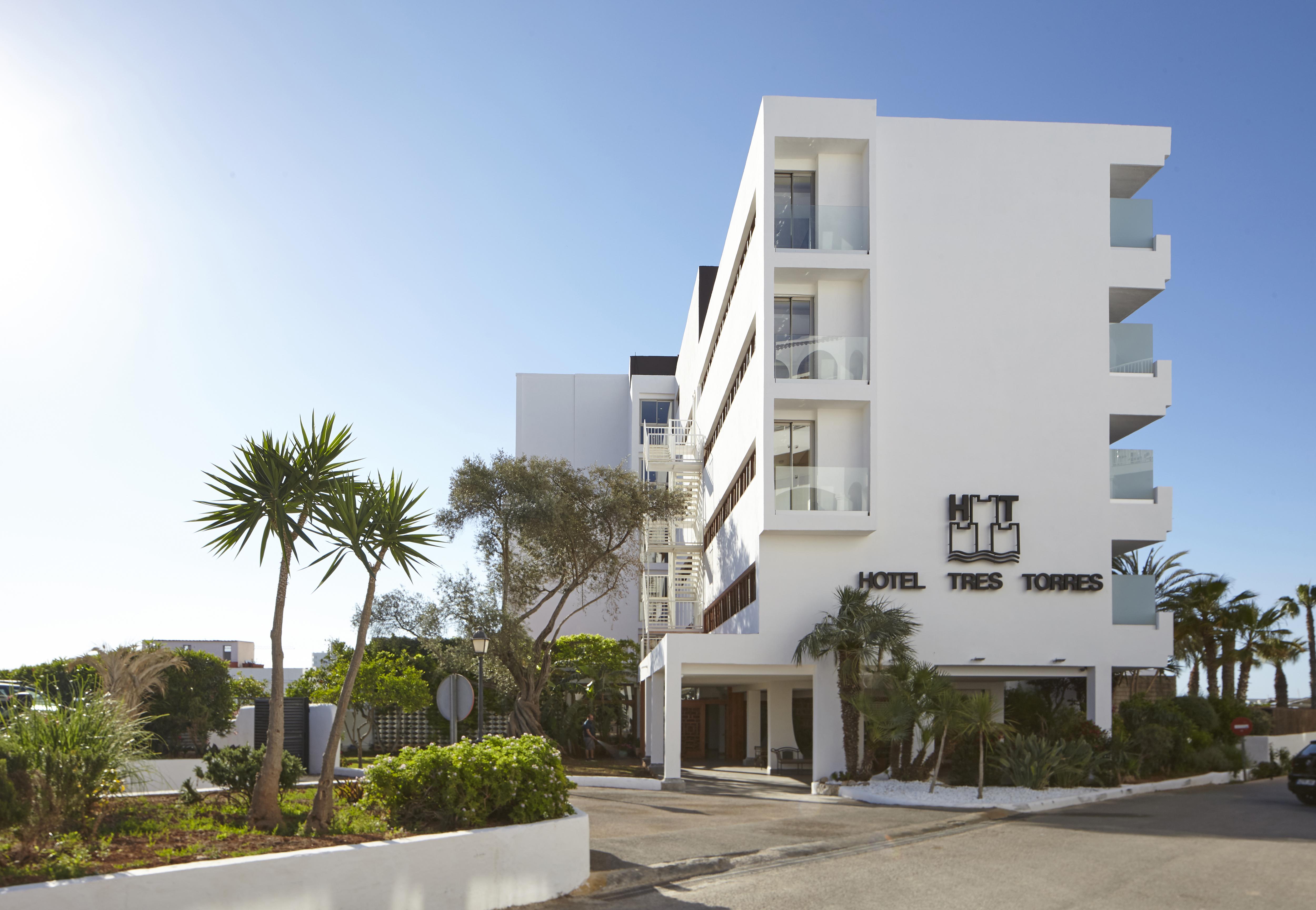 Hotel Tres Torres Santa Eularia des Riu Luaran gambar