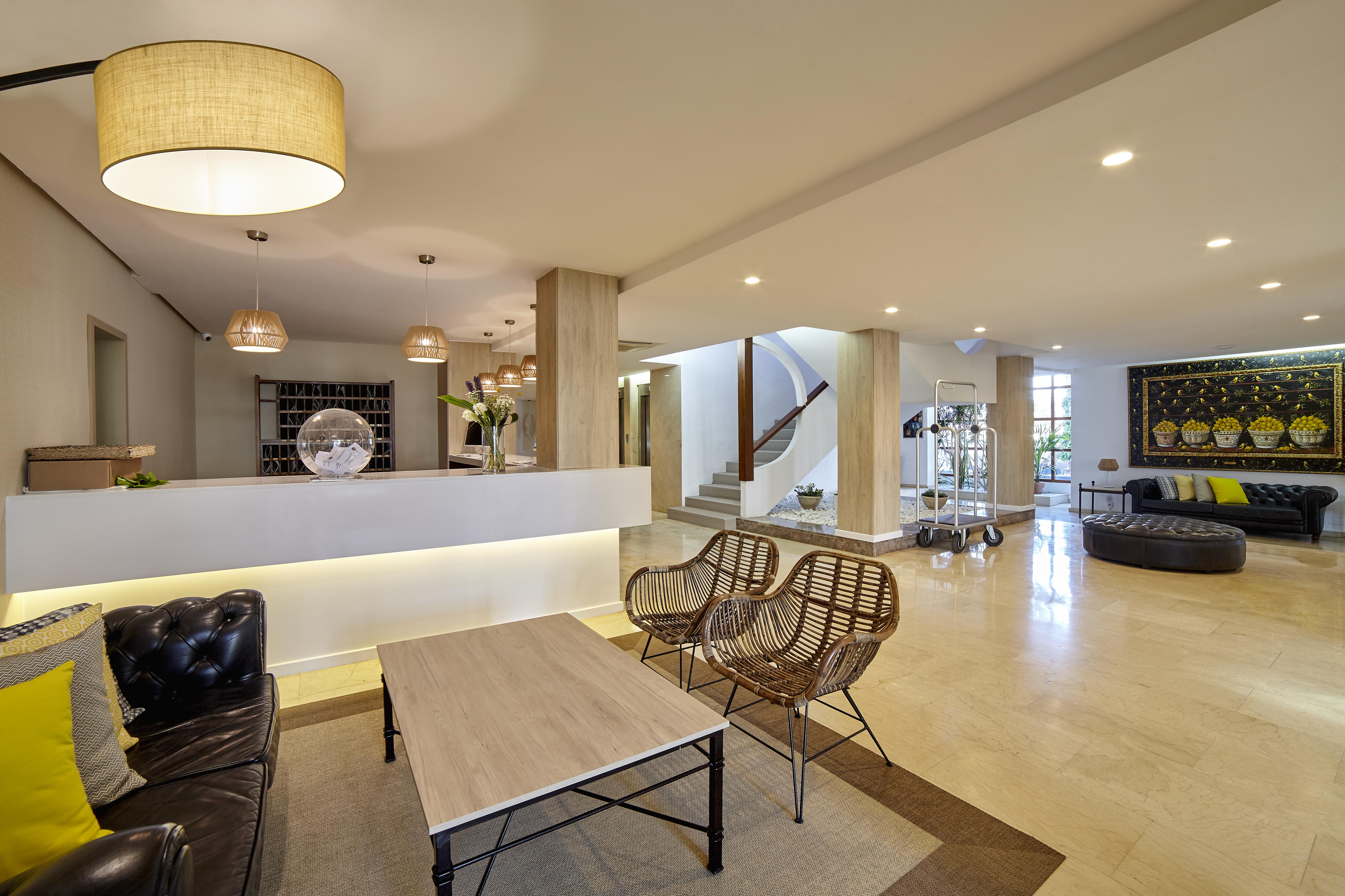 Hotel Tres Torres Santa Eularia des Riu Luaran gambar