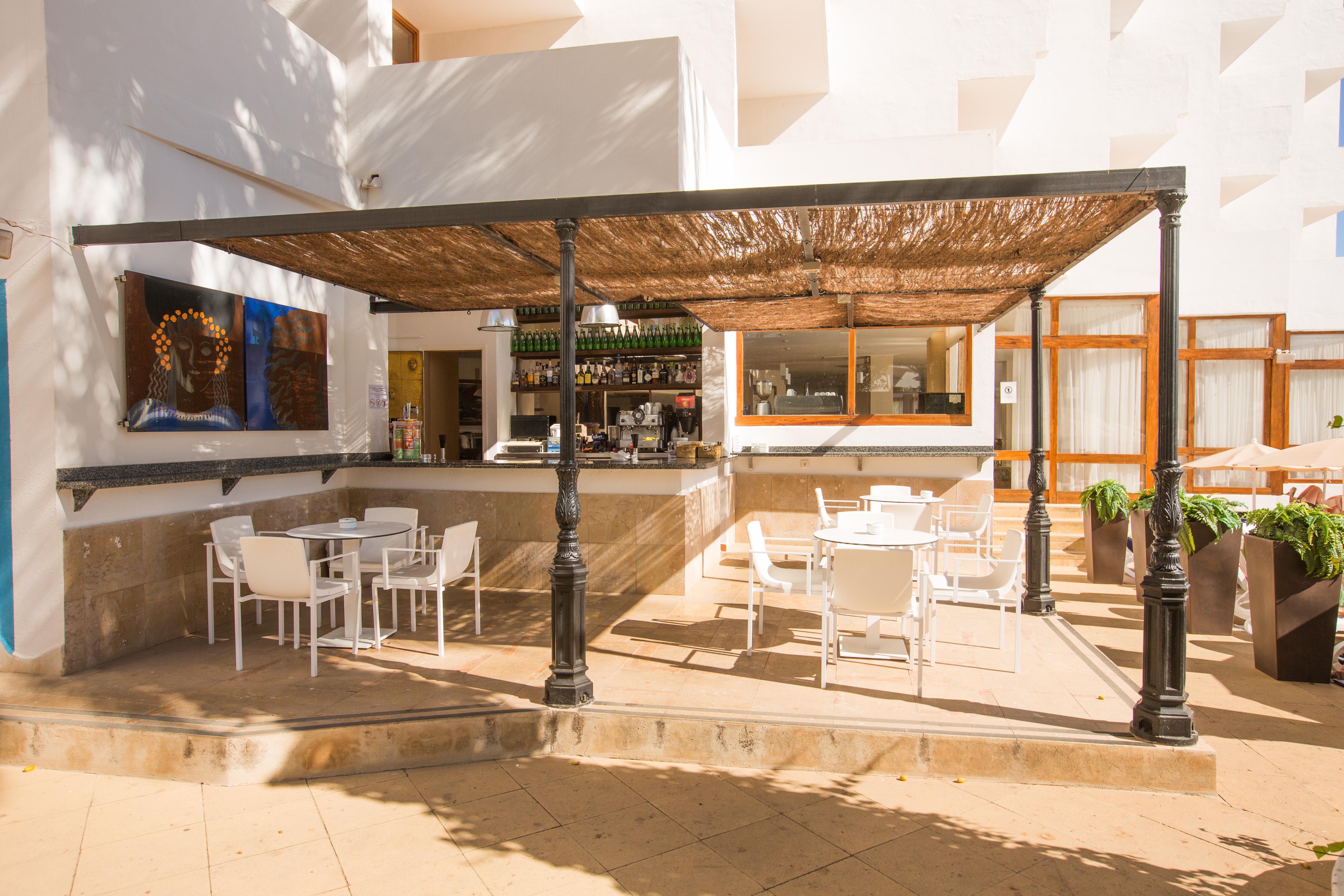 Hotel Tres Torres Santa Eularia des Riu Luaran gambar