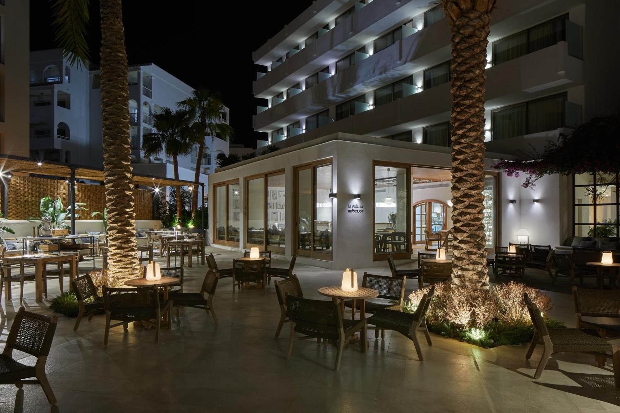 Hotel Tres Torres Santa Eularia des Riu Luaran gambar