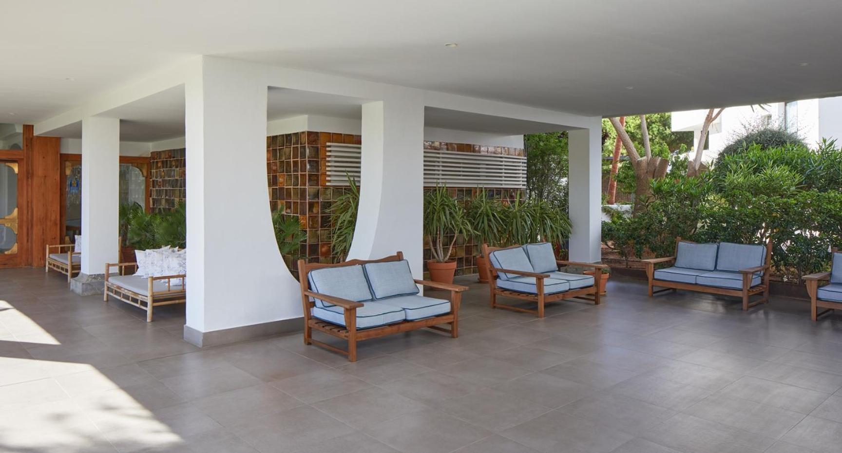 Hotel Tres Torres Santa Eularia des Riu Luaran gambar