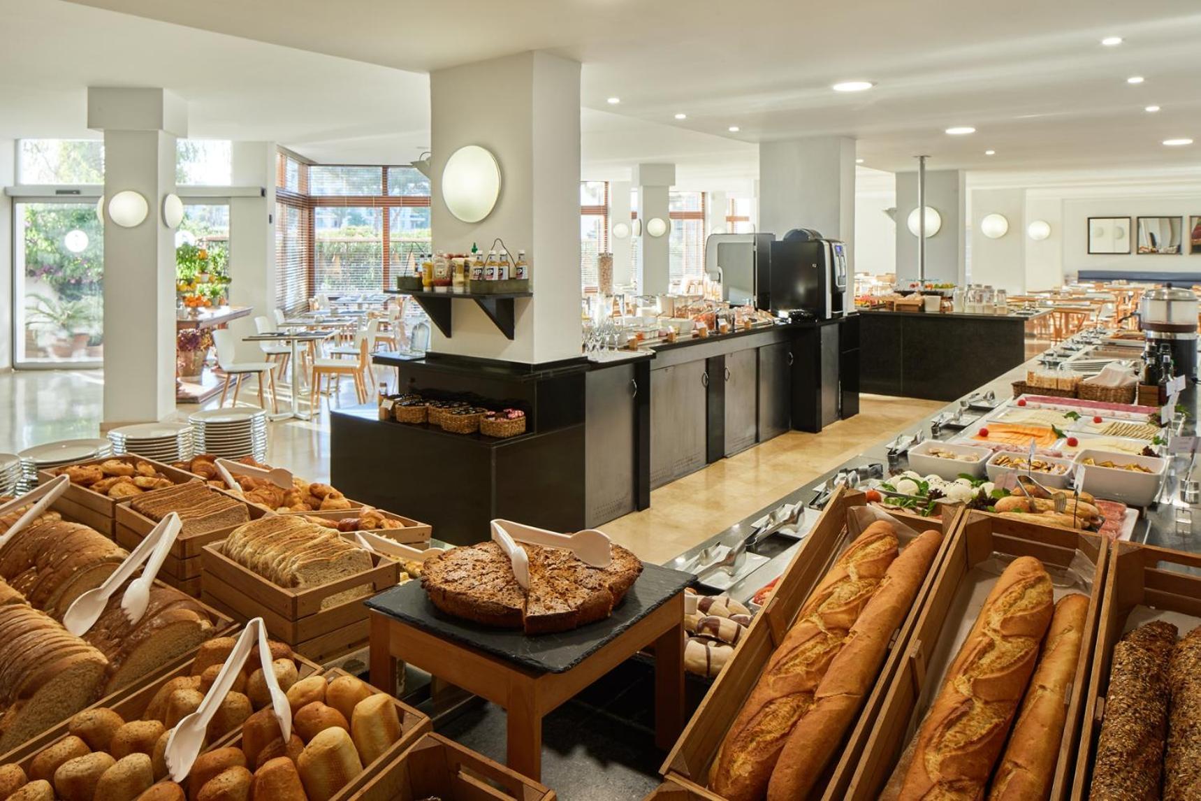 Hotel Tres Torres Santa Eularia des Riu Luaran gambar