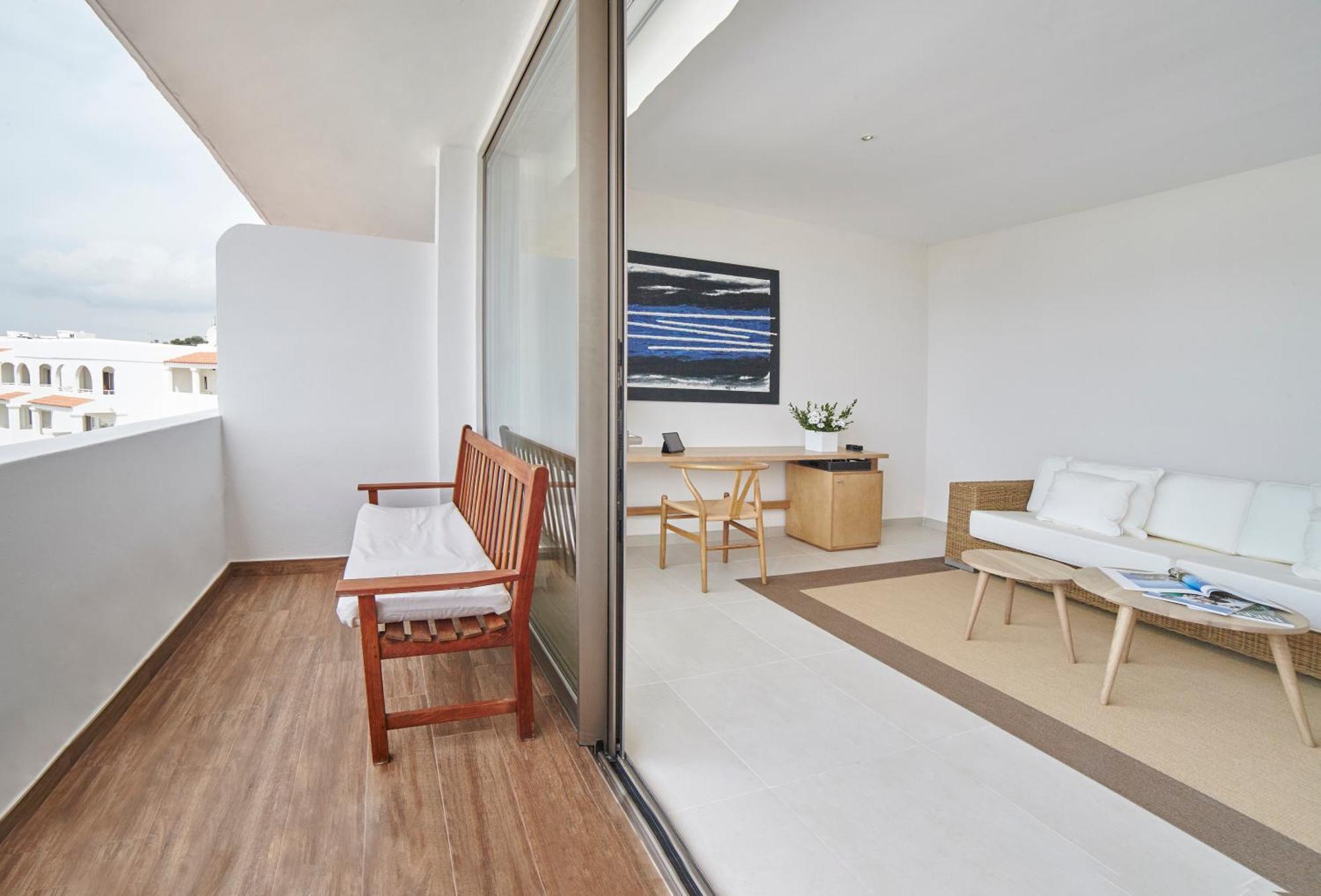 Hotel Tres Torres Santa Eularia des Riu Bilik gambar