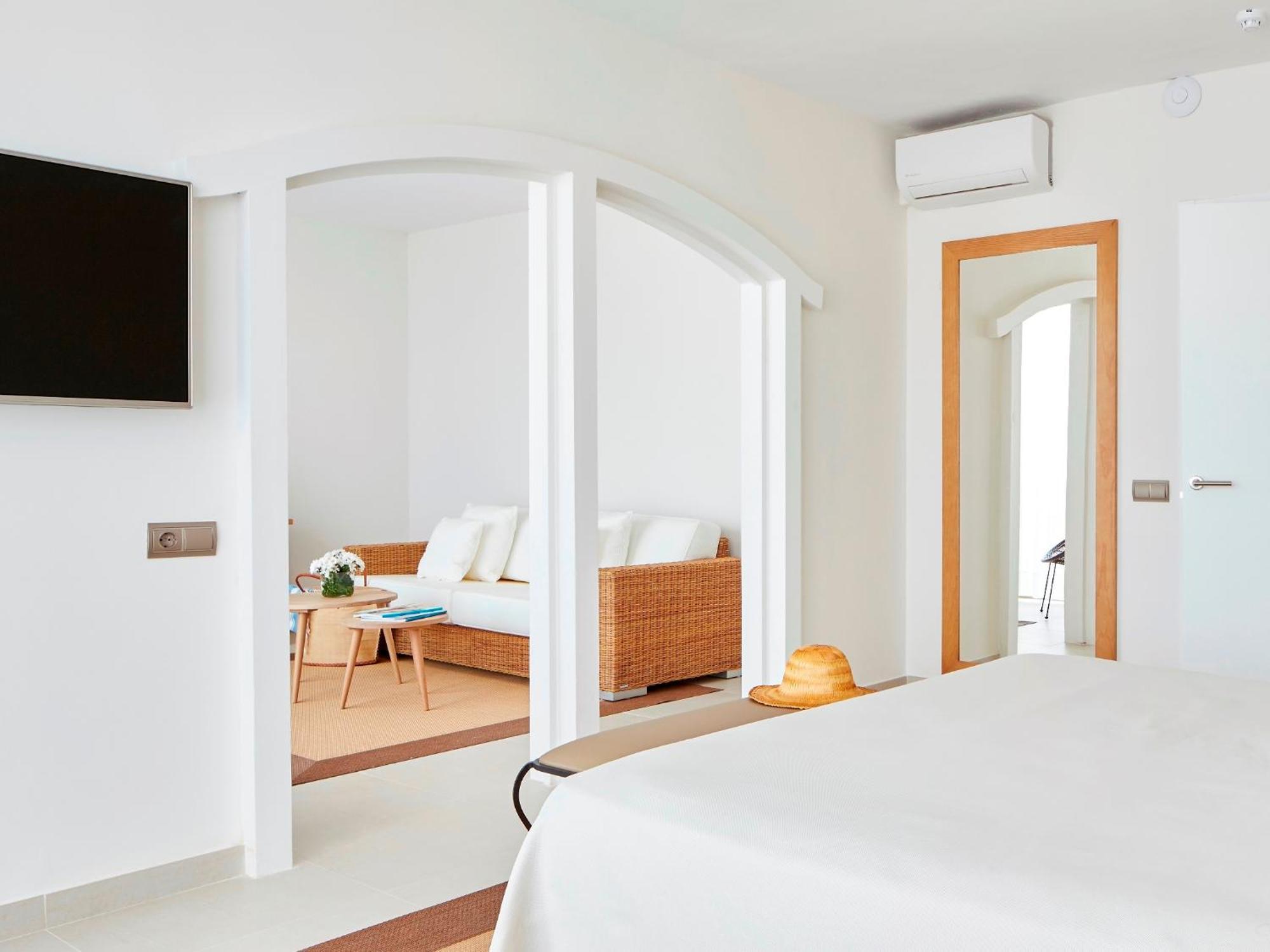 Hotel Tres Torres Santa Eularia des Riu Bilik gambar
