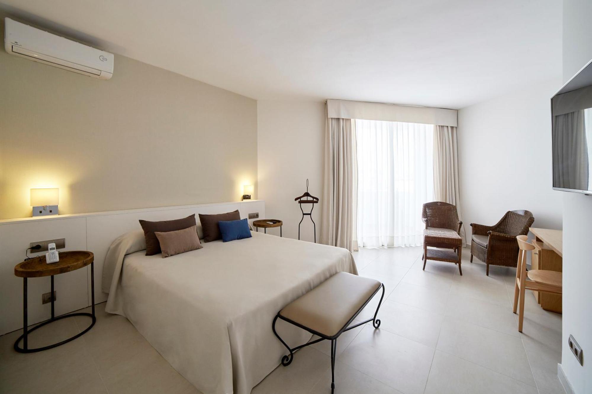 Hotel Tres Torres Santa Eularia des Riu Bilik gambar