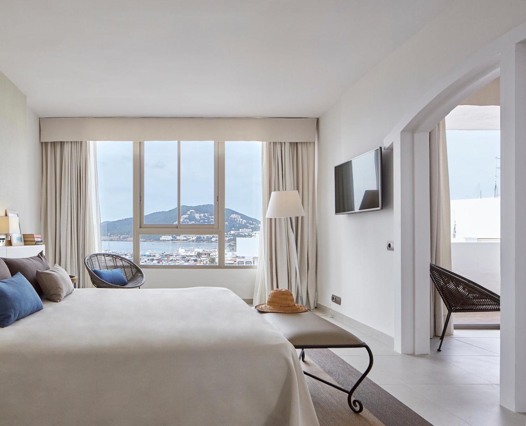 Hotel Tres Torres Santa Eularia des Riu Bilik gambar