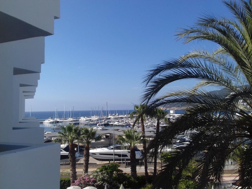 Hotel Tres Torres Santa Eularia des Riu Luaran gambar