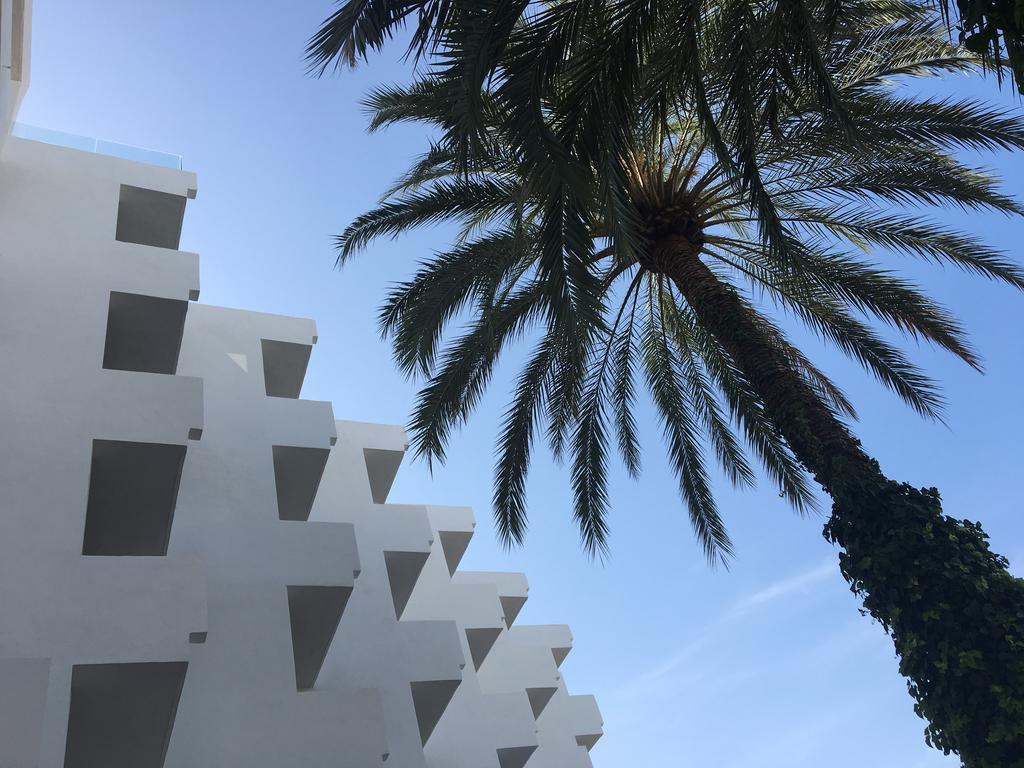 Hotel Tres Torres Santa Eularia des Riu Luaran gambar